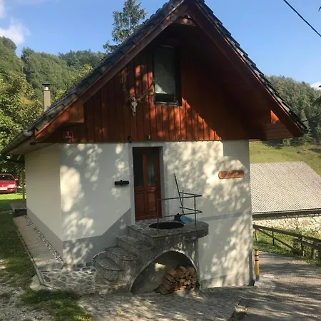 Pocitniska Hisa Mlekarna Grant Сasa de vacaciones *