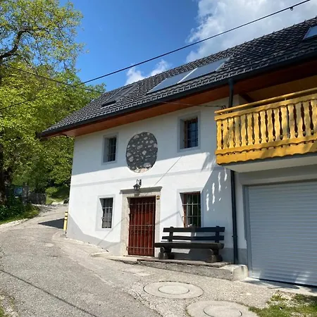 Pocitniska Hisa Mlekarna Grant Grahovo ob Baci