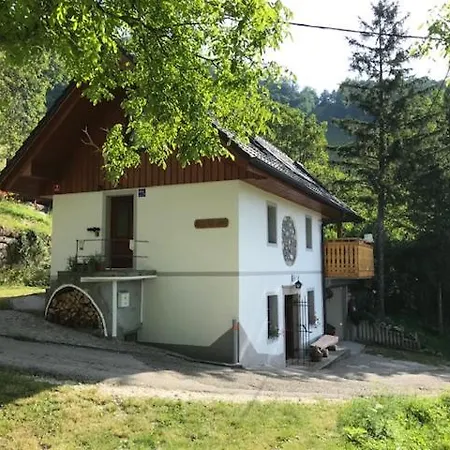 Pocitniska Hisa Mlekarna Grant Grahovo ob Baci